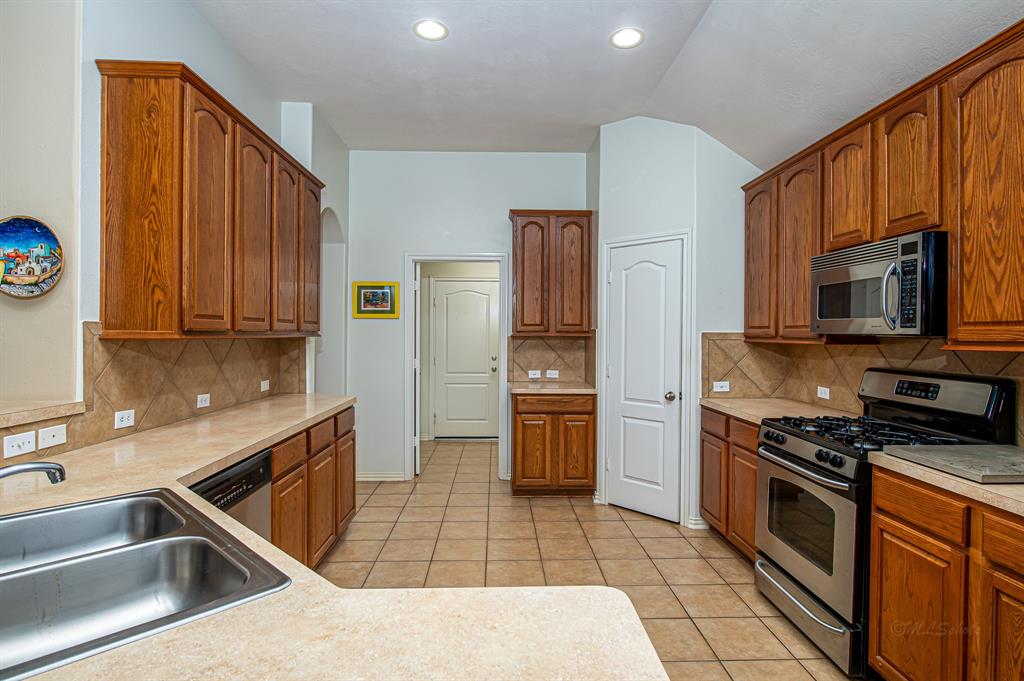 6307 Alicia Way Lane, Katy, Texas image 10