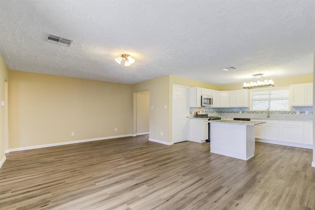 1406 W Talmage Street, Alvin, Texas image 10