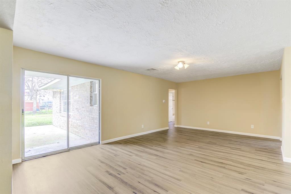 1406 W Talmage Street, Alvin, Texas image 9