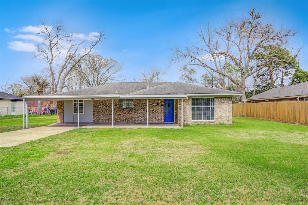 1406 W Talmage Street, Alvin, Texas image 2