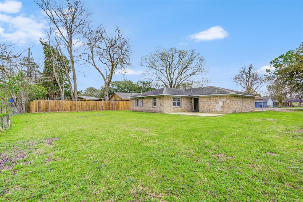 1406 W Talmage Street, Alvin, Texas image 36