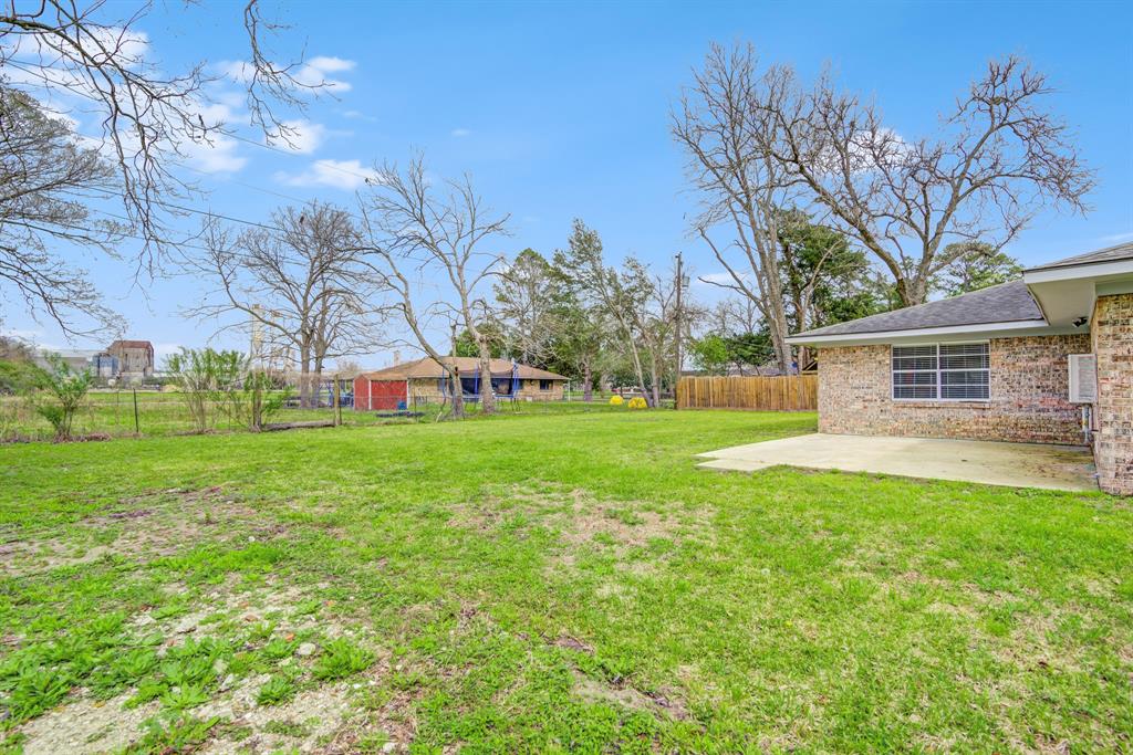 1406 W Talmage Street, Alvin, Texas image 32