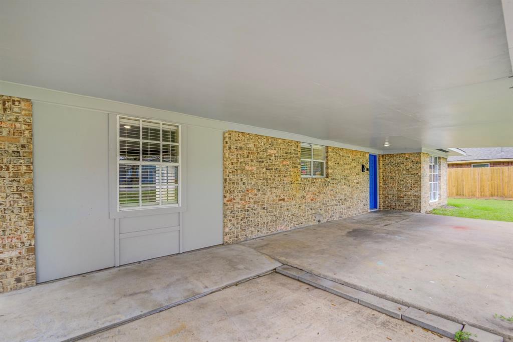 1406 W Talmage Street, Alvin, Texas image 5