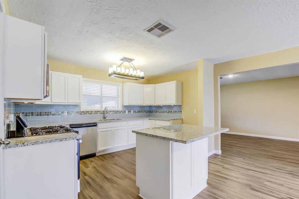 1406 W Talmage Street, Alvin, Texas image 1