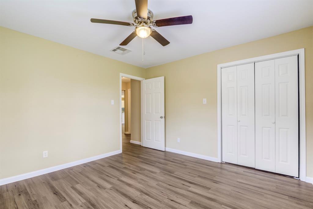 1406 W Talmage Street, Alvin, Texas image 27