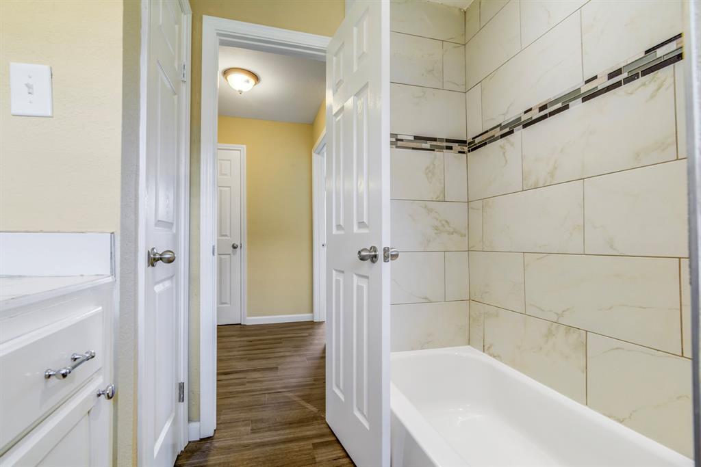 1406 W Talmage Street, Alvin, Texas image 25