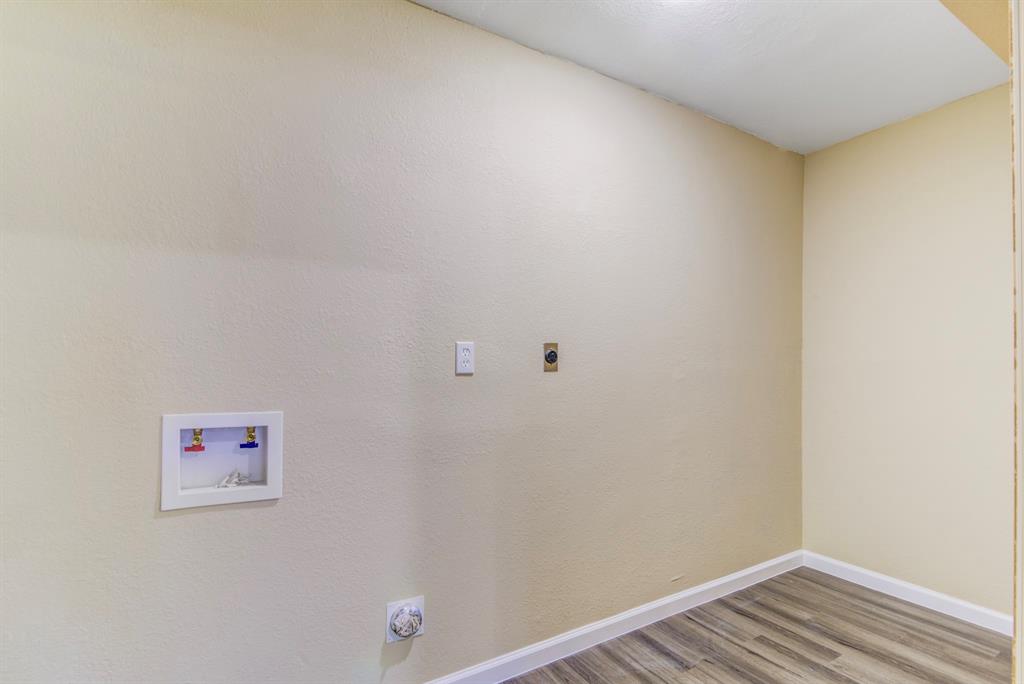 1406 W Talmage Street, Alvin, Texas image 17