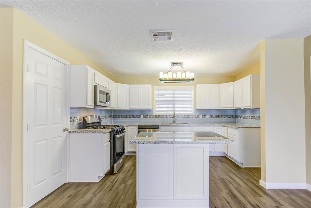 1406 W Talmage Street, Alvin, Texas image 14