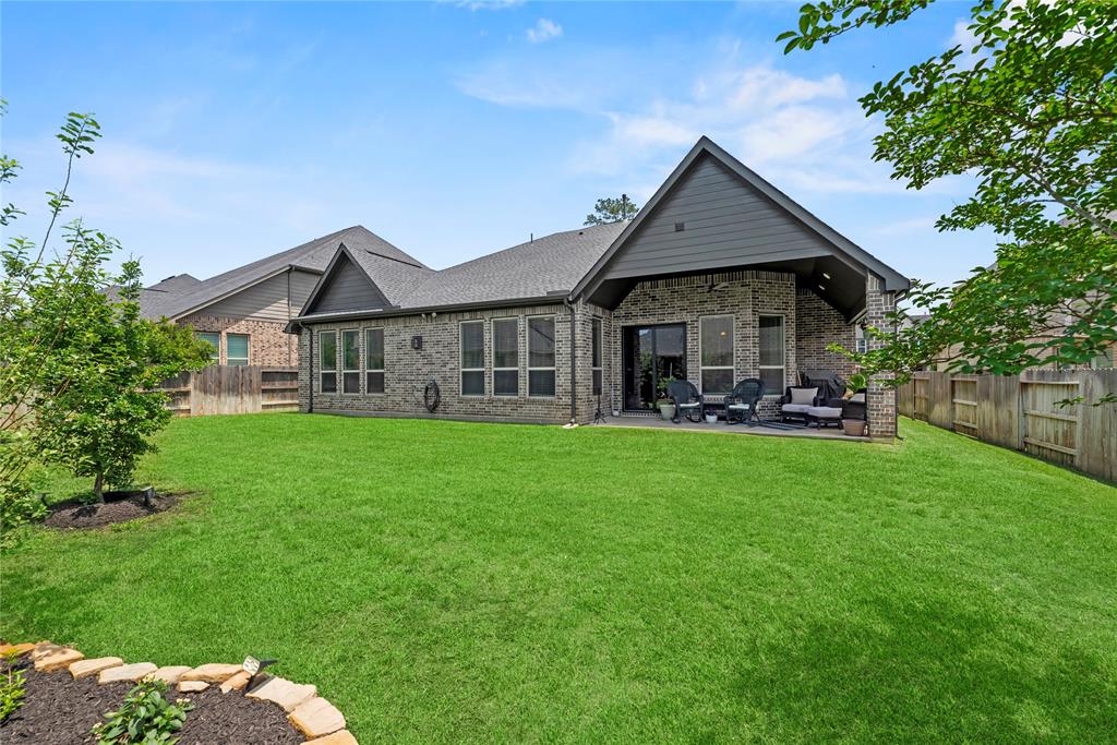 907 Falcon Hollow Lane, Pinehurst, Texas image 32