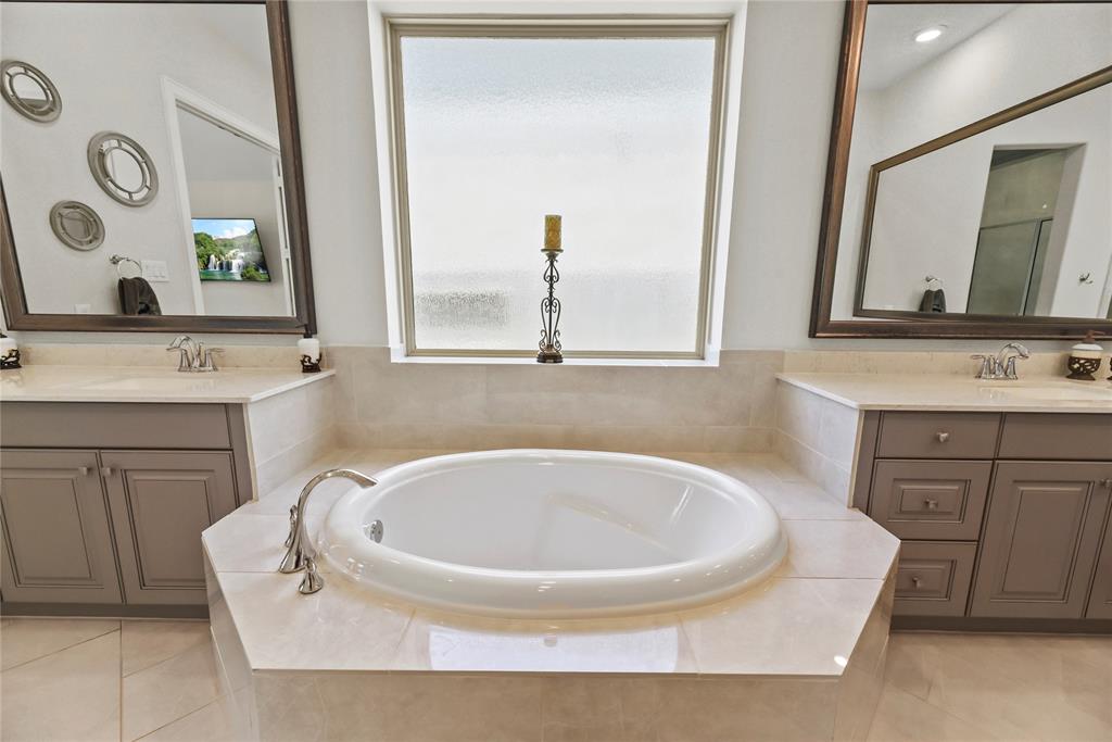 907 Falcon Hollow Lane, Pinehurst, Texas image 20