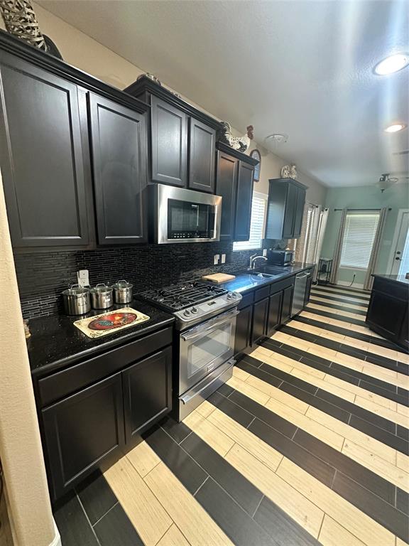 115 Shadow Springs Trail, Magnolia, Texas image 3
