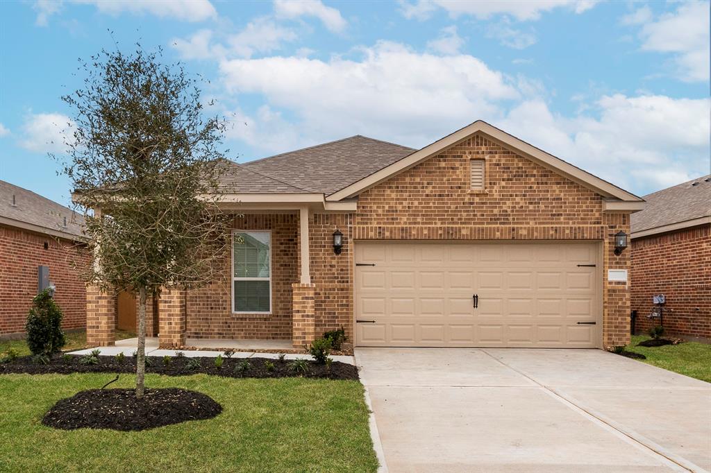 1010 Whispering Winds Drive, Beasley, Texas image 1