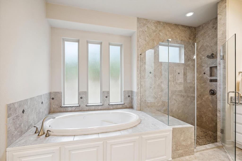 927 Hunter Ridge Court, Conroe, Texas image 14