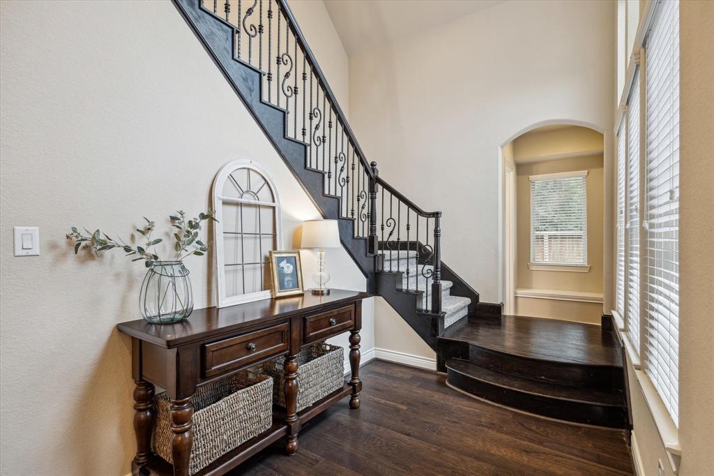 927 Hunter Ridge Court, Conroe, Texas image 4