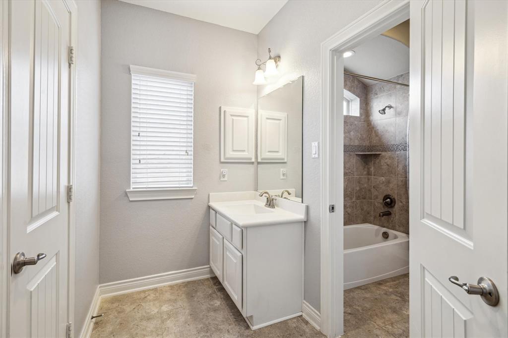 927 Hunter Ridge Court, Conroe, Texas image 19