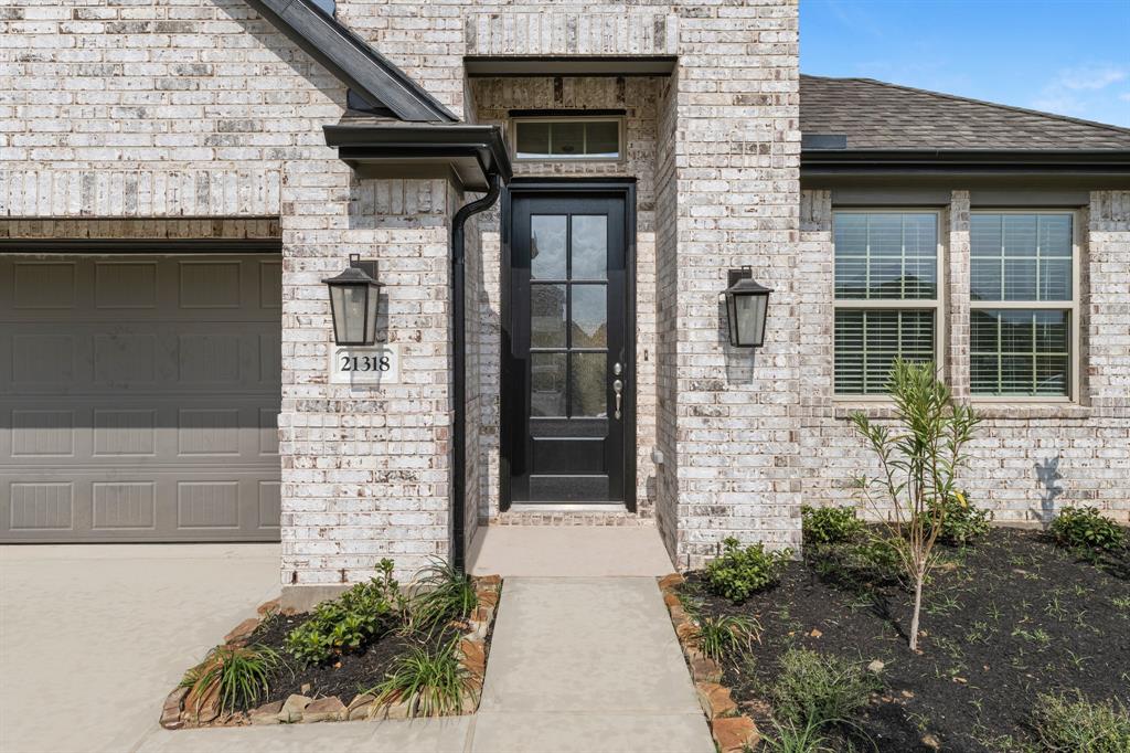 21318 Oakley Claremont Court, Magnolia, Texas image 3
