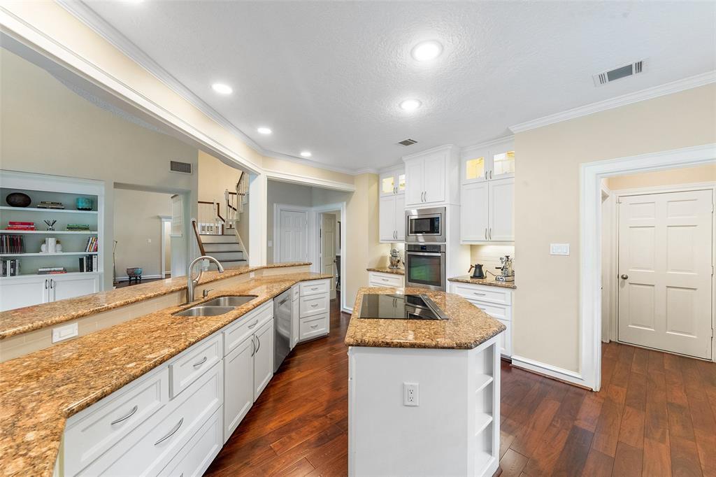 47 Firefall Court, The Woodlands, Texas image 24