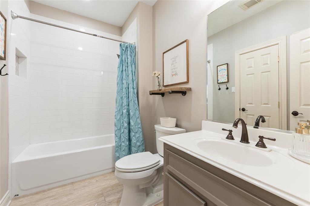 904 Pine Hollow Drive, Friendswood, Texas image 17