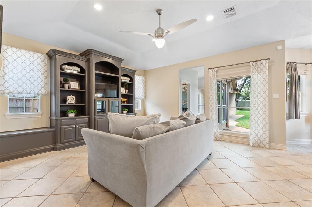904 Pine Hollow Drive, Friendswood, Texas image 11