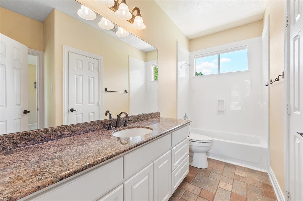 904 Pine Hollow Drive, Friendswood, Texas image 21