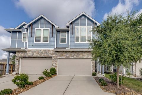 Photo of 4727 Glen Isle Drive, Houston, TX 77009 (MLS # 93863983)