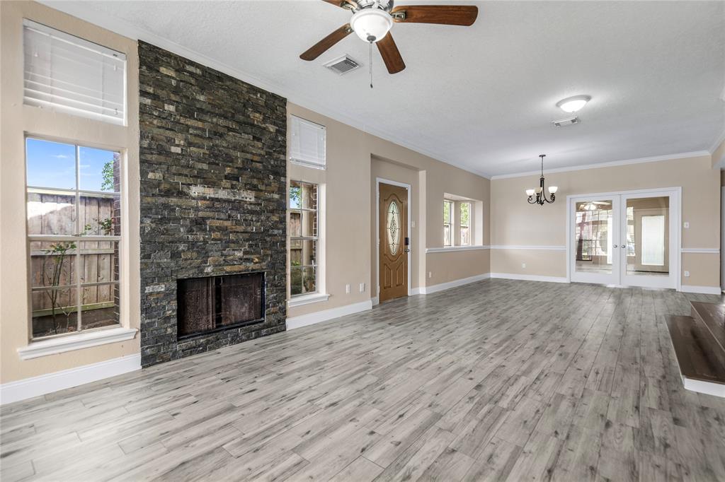 8122 Catalpa Street, Texas City, Texas image 2