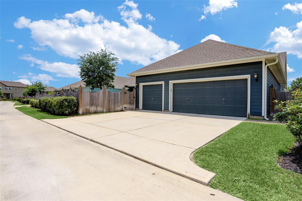 16814 Echo Heights Drive, Cypress, Texas image 18