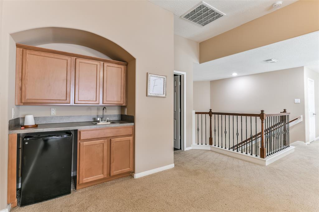 813 Walnut Pointe Drive, League City, Texas image 33