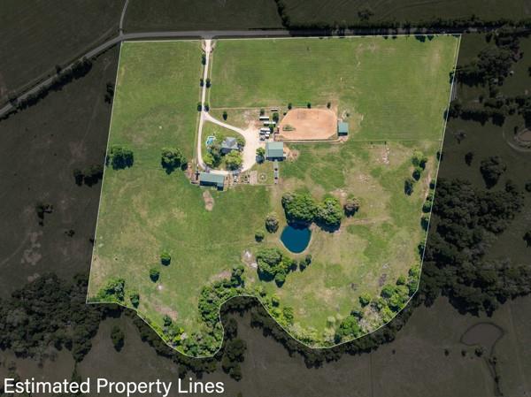 6808 Cedar Hill Road, Brenham, Texas image 1