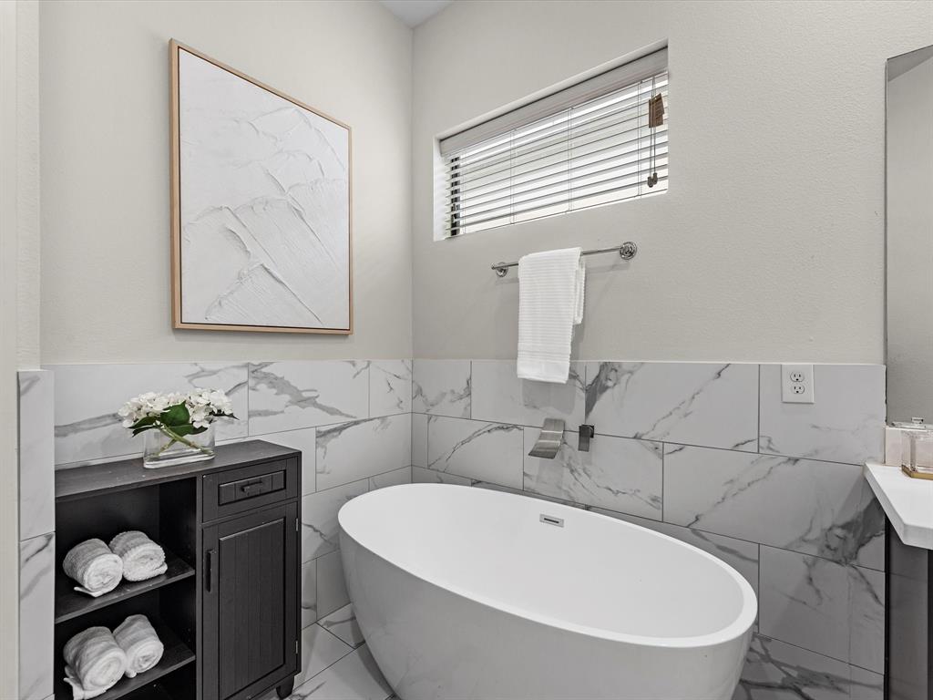 110 N Hutcheson Street, Houston, Texas image 11
