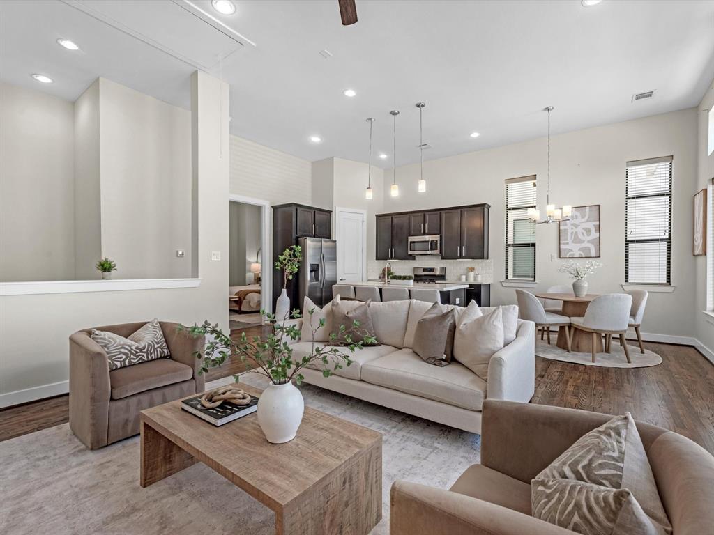 110 N Hutcheson Street, Houston, Texas image 14