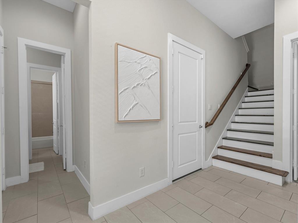 110 N Hutcheson Street, Houston, Texas image 8