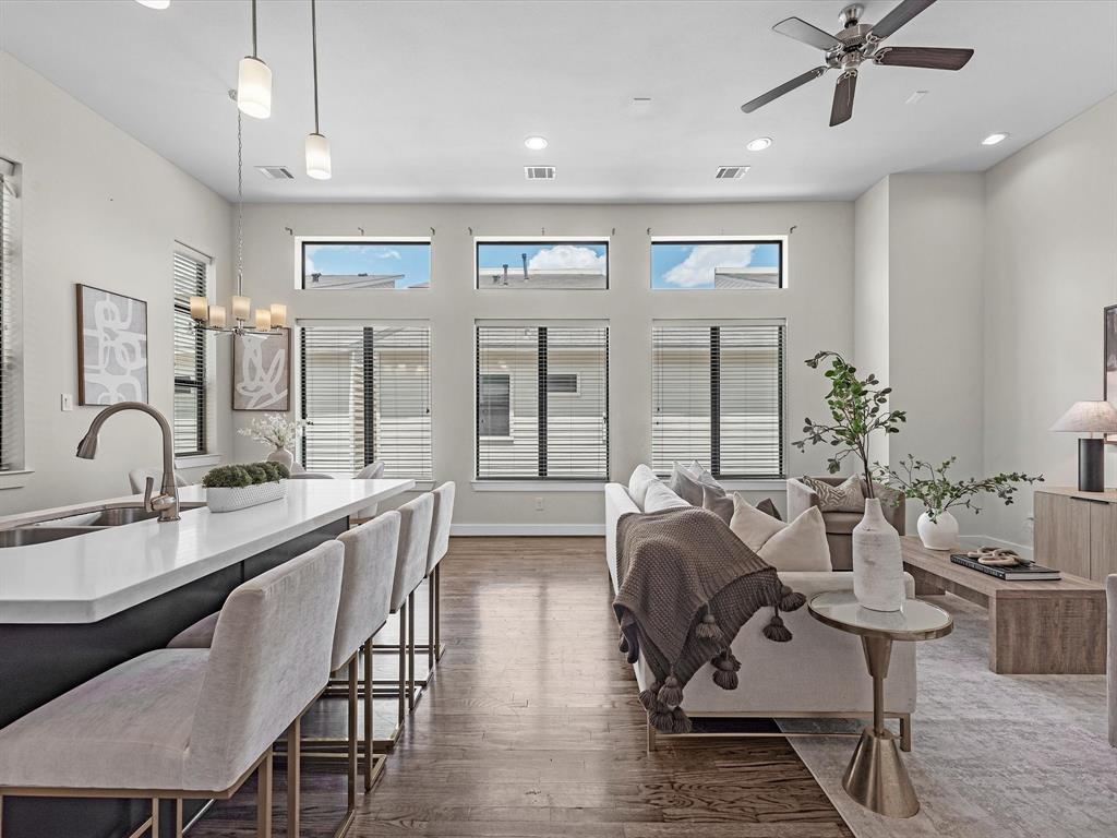110 N Hutcheson Street, Houston, Texas image 18