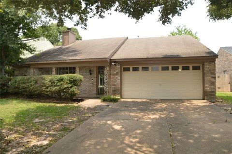Single Family Residence in Houston TX 17922 Great Glen Drive.jpg