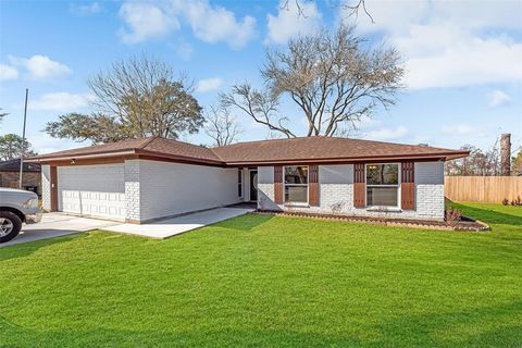 Single Family Residence in Santa Fe TX 4010 Pecan Grove.jpg