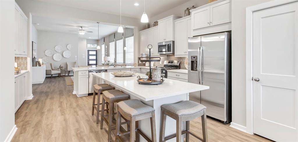21018 Blue Breeze Drive, Cypress, Texas image 3