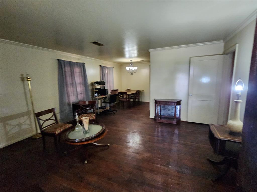 4849 Larkspur Street, Houston, Texas image 2