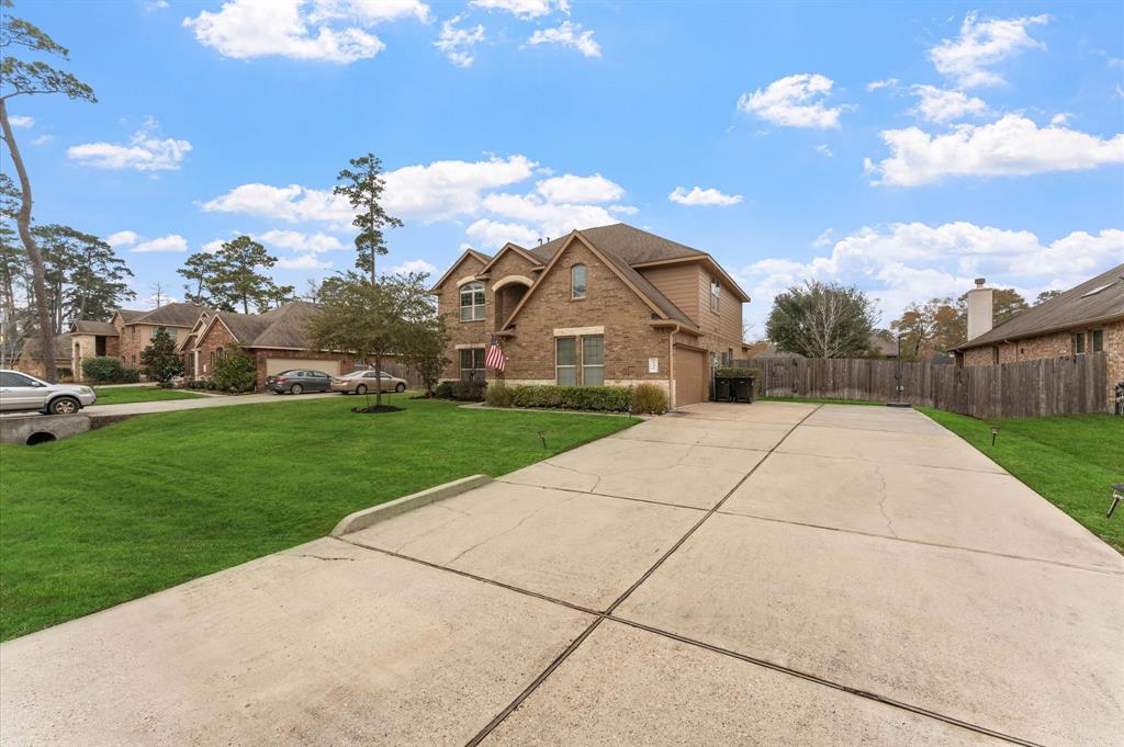 637 Spring Forest Drive, Conroe, Texas image 2