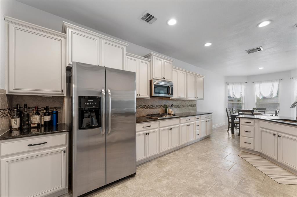 637 Spring Forest Drive, Conroe, Texas image 13
