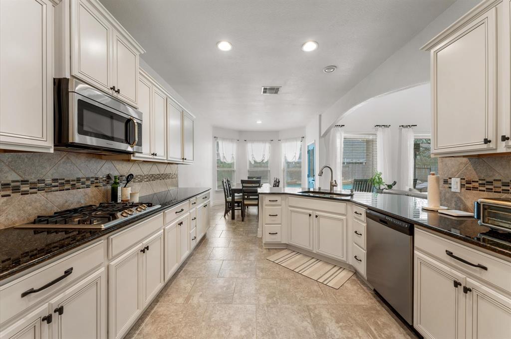 637 Spring Forest Drive, Conroe, Texas image 12
