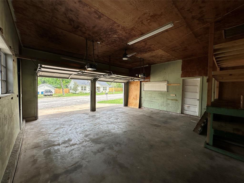 719 E Kuehn Street, Bellville, Texas image 11