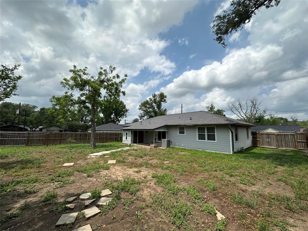 719 E Kuehn Street, Bellville, Texas image 13