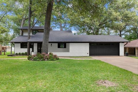 Photo of 678 Sawmill Street, Crockett, TX 75835 (MLS # 40111656) Photo of 678 Sawmill Street, Crockett, TX 75835 (MLS # 40111656)