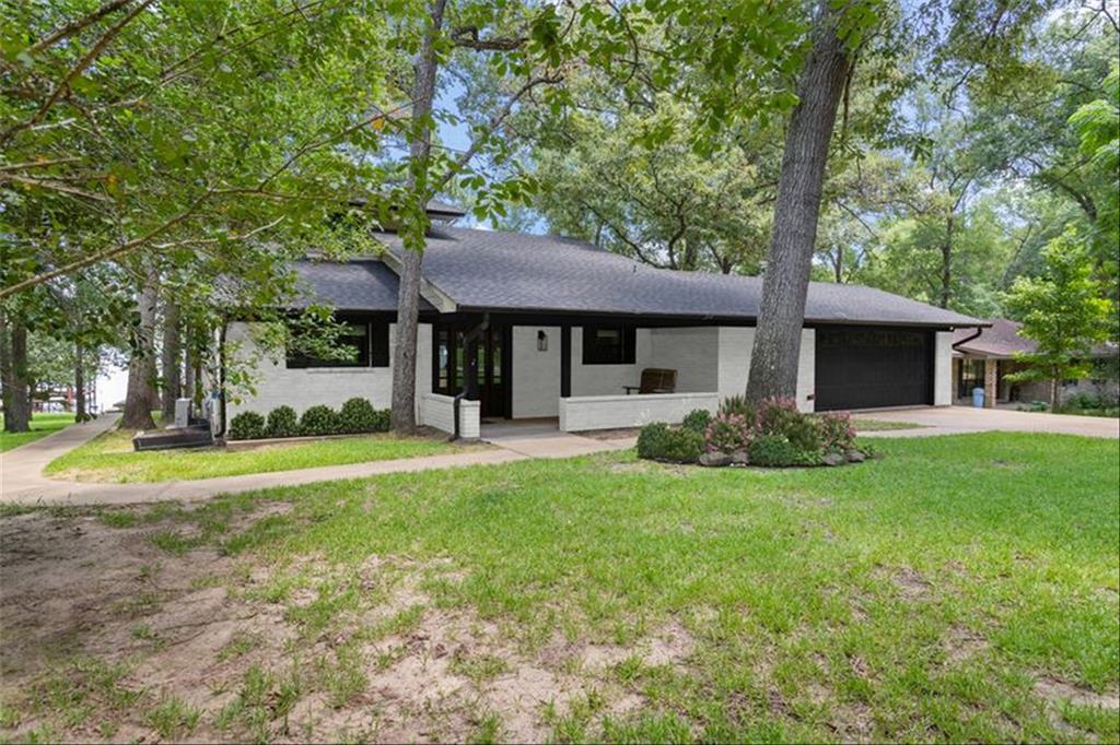 678 Sawmill Street, Crockett, Texas image 2