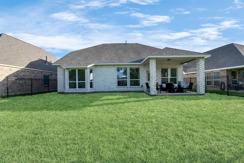 32747 Turning Springs Drive, Brookshire, Texas image 31