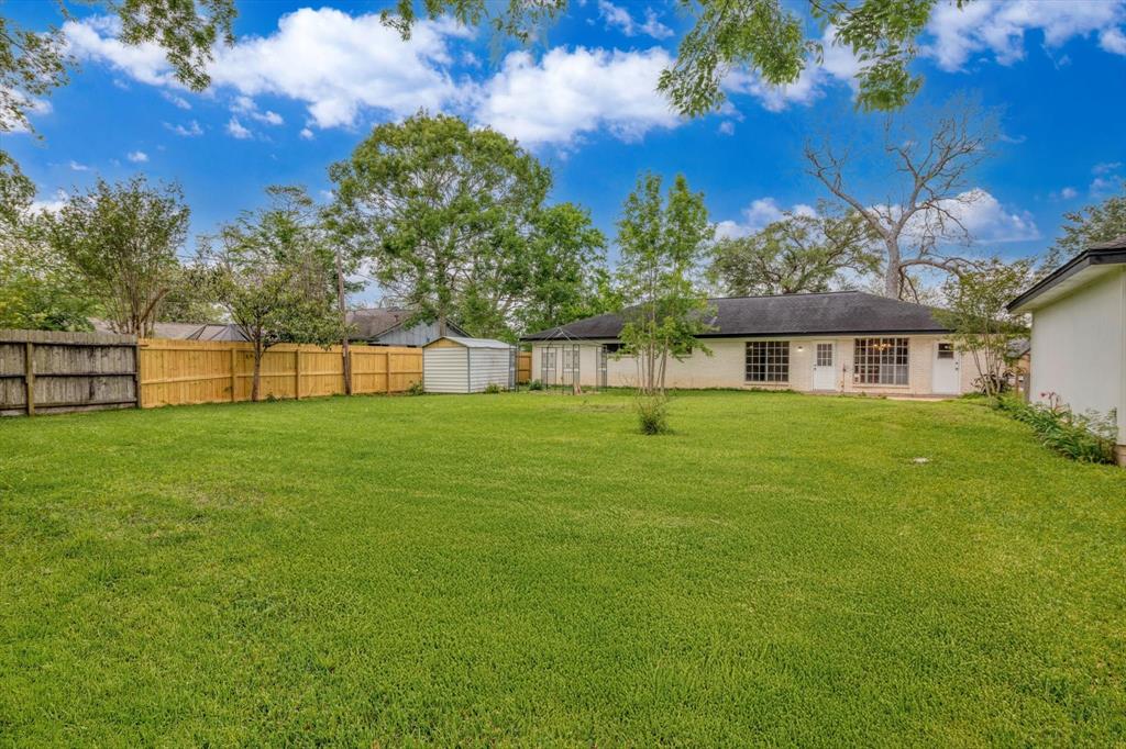 104 Iris Street, Lake Jackson, Texas image 39