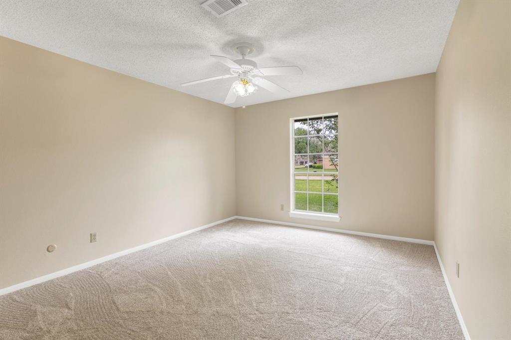 104 Iris Street, Lake Jackson, Texas image 27