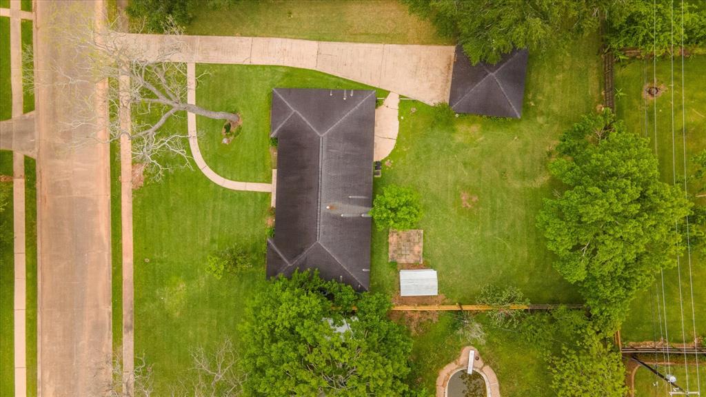 104 Iris Street, Lake Jackson, Texas image 41