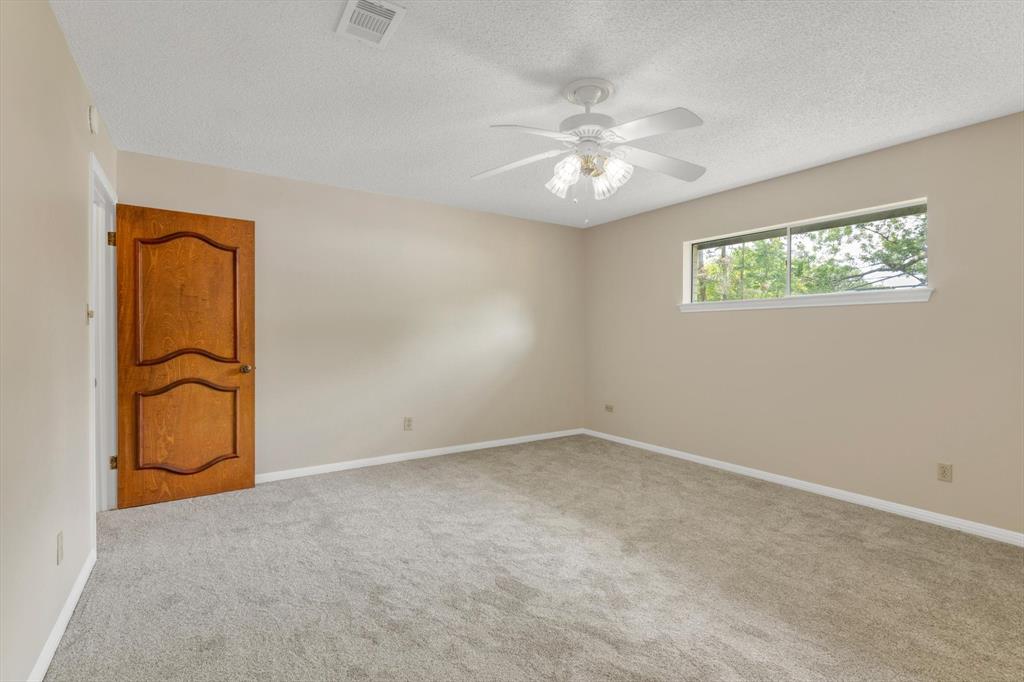 104 Iris Street, Lake Jackson, Texas image 24