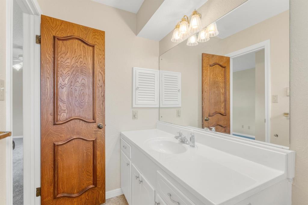 104 Iris Street, Lake Jackson, Texas image 21